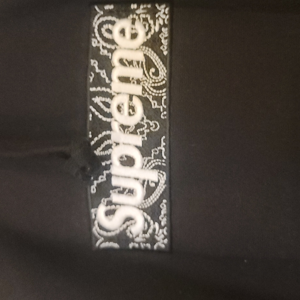 Supreme hoodie - Picture 2 of 4